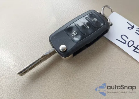 2012 Volkswagen Passat 2.5L Se z USA, uszkodzony, nr VIN 1VWBP7A39CC014761